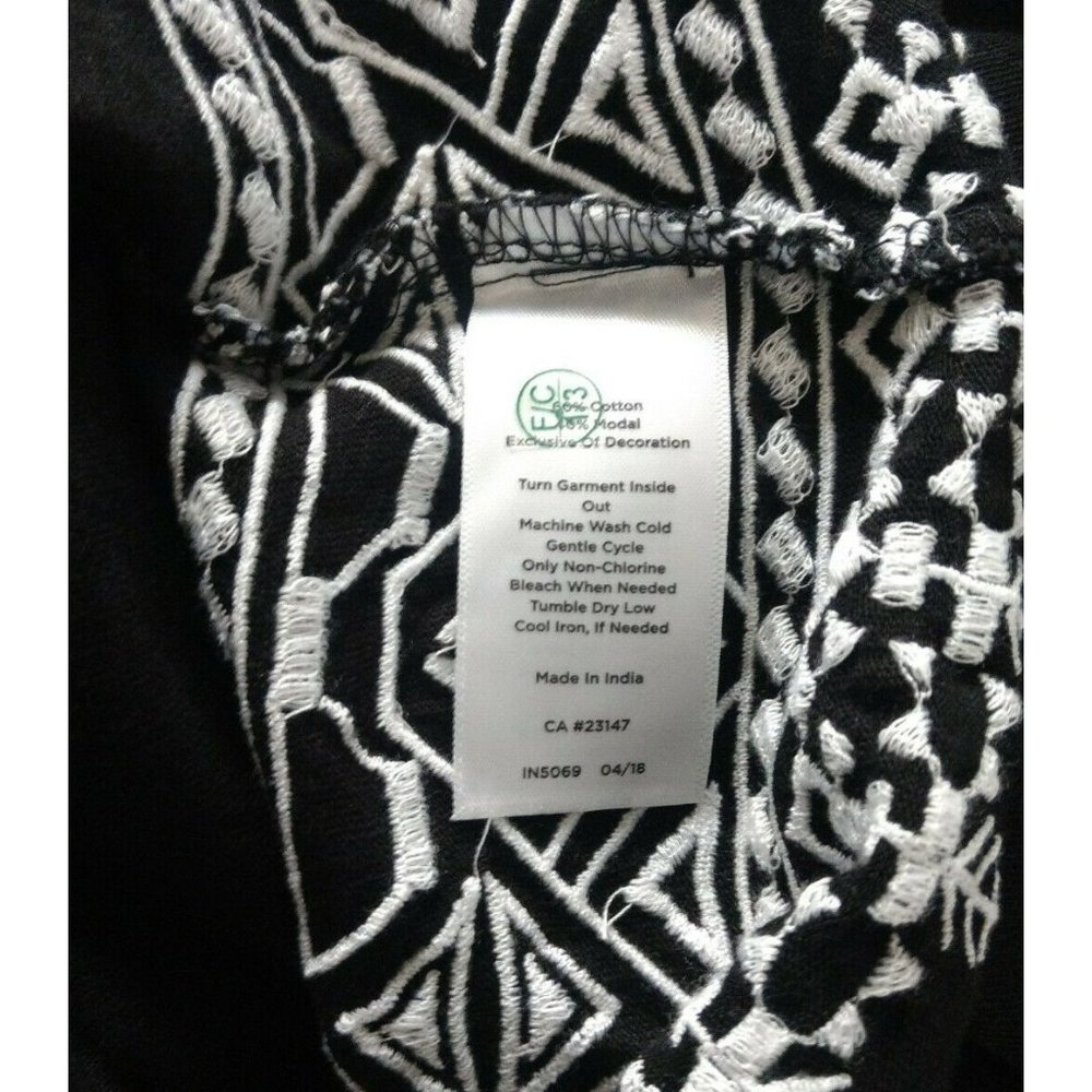 Talbots Embroidered Knit A-line Pencil Skirt Size XS Black White Aztec Southwest - Picture 4 of 5